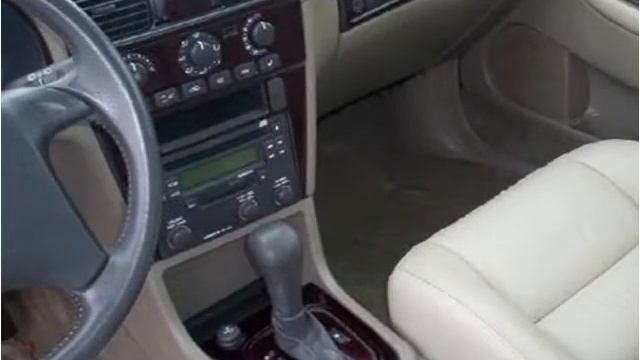 2002 Volvo V40 available from Tom Leis Auto Sales Inc. смотреть онлайн
