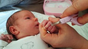 Как стричь ногти младенцу. Набор Chicco!