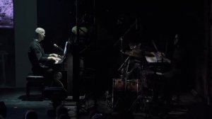 Shortparis. Гетто в озере. Фрагмент спектакля "Берегите ваши лица",  Гоголь-центр, 14.05.2022