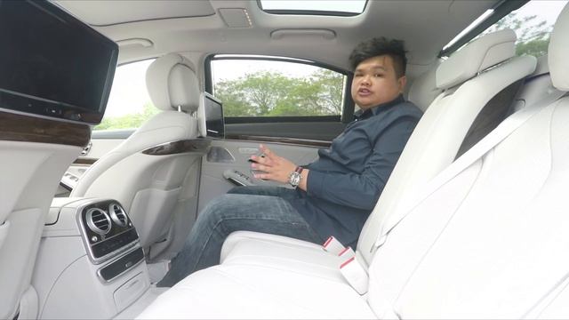 试驾影片：Mercedes-Benz S400h，后座老板与驾驶者皆爱的座驾。 смотреть онлайн