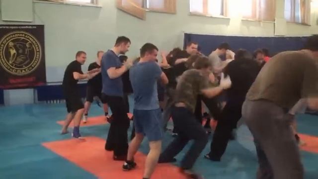 Ножевой бой 