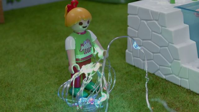Playmobil Familie Hauser - Anna Und Lena Uebernachten Im Pool - Poolparty