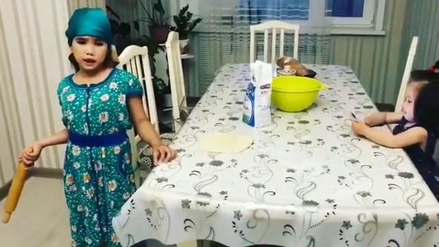 Родители с ребёнком нормально общайся😂😂😂 смотреть онлайн
