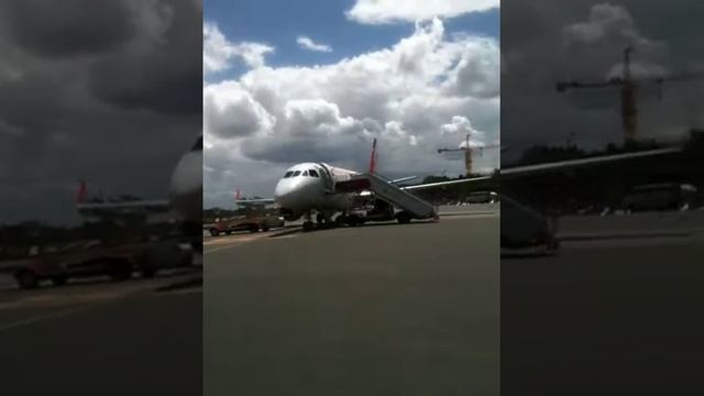 Jomo Kenyatta International Airport (Nairobi) смотреть онлайн