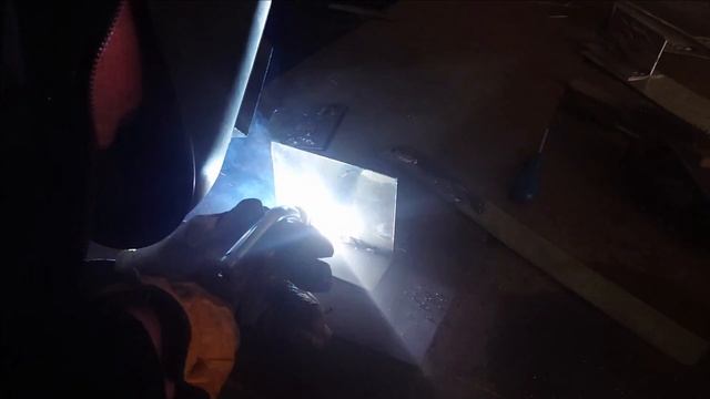 Сварка_нержавейки_полуавтоматом_MIG_300_ALUMAGIC смотреть онлайн