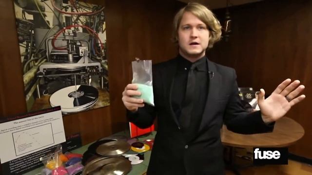 Экскурсия на завод виниловых пластинок United Record Pressing смотреть онлайн