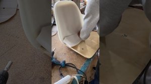 Поклейка поролона на стулья