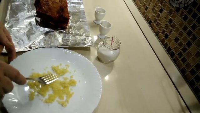 Домашняя буженина в луковой шелухе с чесноком. Приготовьте это дома, все очень просто!!! смотреть онлайн