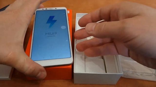 UNBOXING Xiaomi Redmi 5 Gold Global Version 2/16Gb смотреть онлайн
