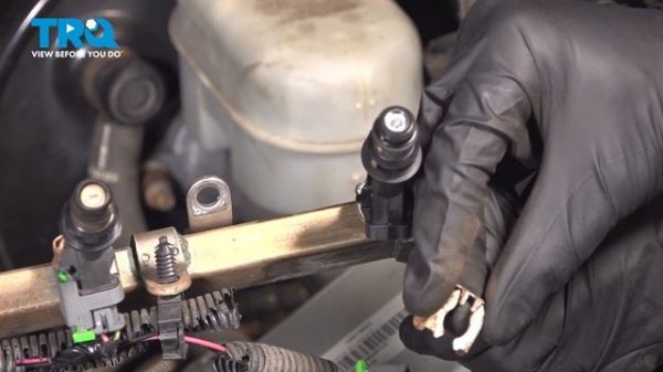 How to Replace Fuel Injectors 2002-2009 Chevrolet Trailblazer (4.2L L6)