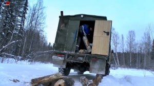 Сквозь мороз и снег на Газ 66/ Ночуем в самодельном кунге в - 35.