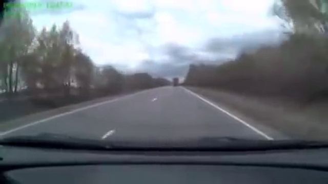 «Еще пара таких видео, и я за руль не сяду»: что снял видеорегистратор на трассе смотреть онлайн