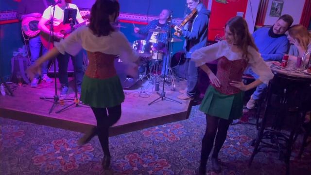 Влог 3 День Святого Патрика в Москве/Собираемся на выступление/Треш истории смотреть онлайн