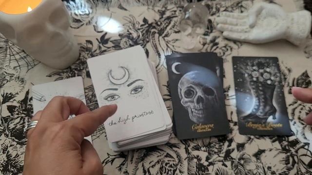Darker Decks for Darker Days - V.R. to @DawnMichelleTarot смотреть онлайн