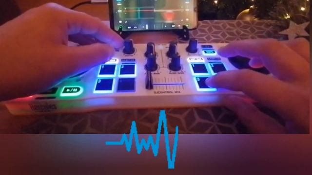 ?Brandnew HERCULES DJ CONTROL MIX - My first mix attempt / DAWless Techno Jam смотреть онлайн