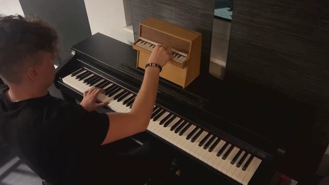 Piano and Mini Celesta смотреть онлайн
