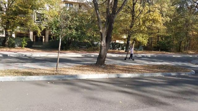 Xiaomi M365, Ninebot Segway ES2 & Rcharlance HS-HK6 Folding Electric Scooter смотреть онлайн