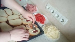 ГОРЯЧИЕ БУТЕРБРОДЫ в духовке! Очень ВКУСНО)