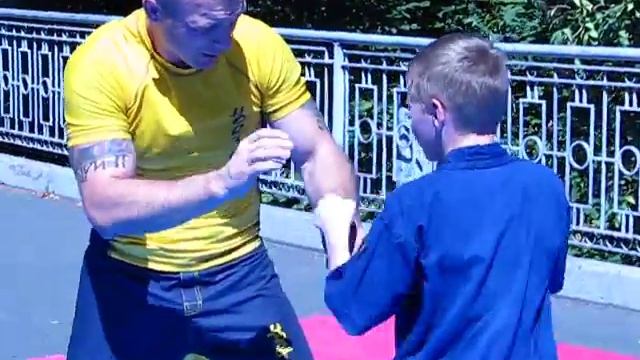 Открытая тренировка по хортингу в Марьинском парке в Киеве возле Верховной Рады Украины смотреть онлайн