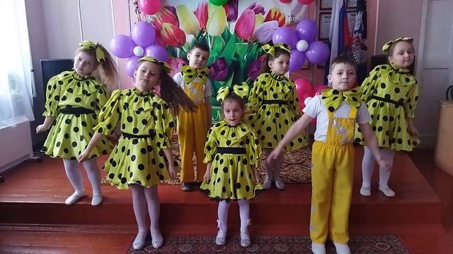 Вокальный ансамбль Капельки "Веснушки для мамы" смотреть онлайн