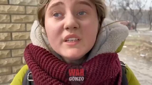 «Азов» отступая продолжает занимать квартиры мариупольцев .MP4 смотреть онлайн