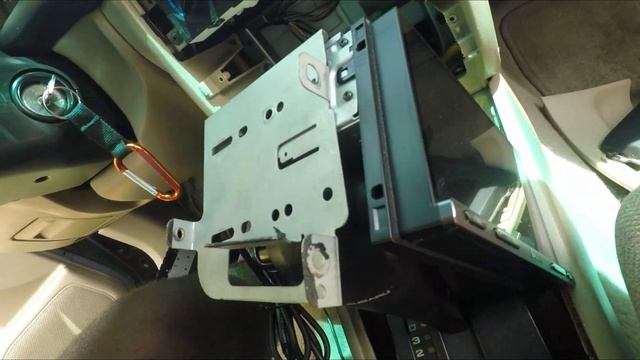 Installing a new head unit in the Subaru Forester смотреть онлайн