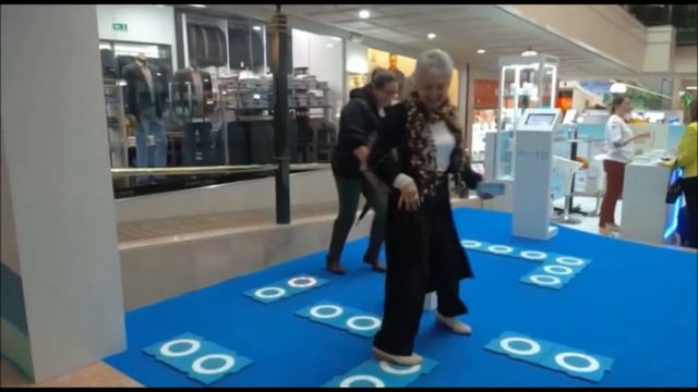 Recalling the good old dance moves - bring happiness to life смотреть онлайн