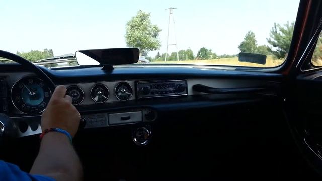 Inside Volvo P1800 /66-1 смотреть онлайн