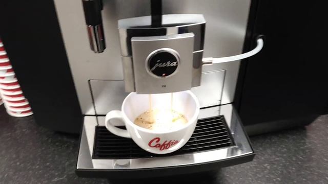 Jura JX8 Coffee Machine Demonstration | Bean To Cup Coffee Machine With Fresh Milk смотреть онлайн