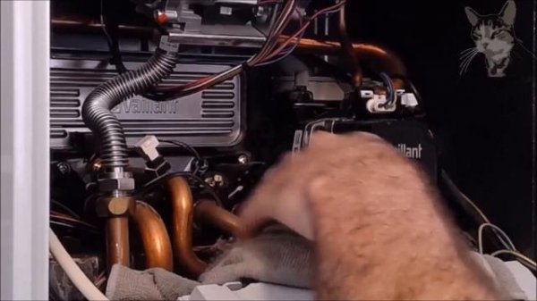 Replace Diverter Valve Cartridge on a Vaillant Ecotec 832