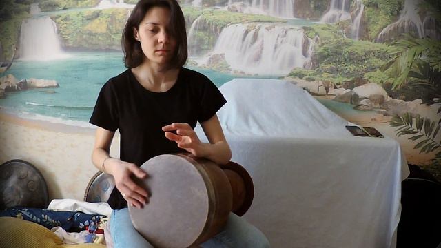 Учусь играть на иранском барабане Томбак смотреть онлайн