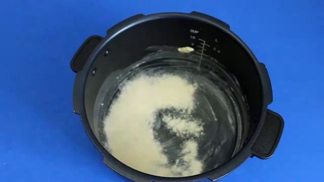 Рецепт приготовления насыпного яблочного пирога в мультиварке VITEK VT-4208 CL