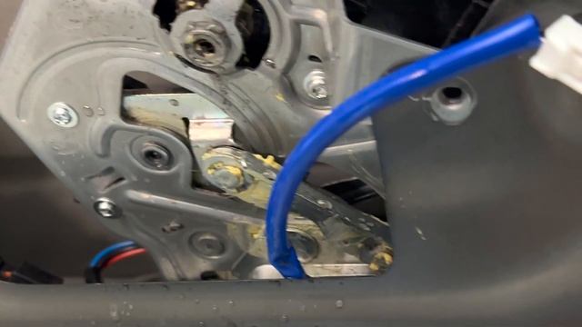 2017 Mazda CX5:  Replacing the rear liftgate latch