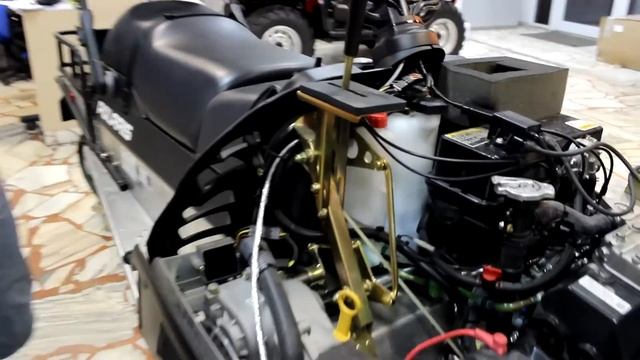 Polaris Widetrak LX. Обзор снегохода Polaris Widetrak LX в мотосалоне "Вездеходов" смотреть онлайн
