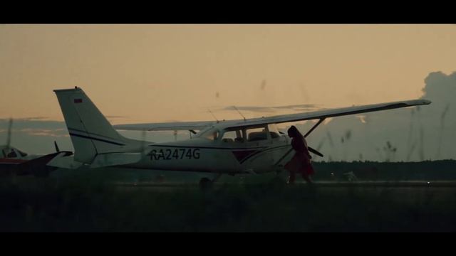 Alisa Adelais - я улетаю ( mood video) смотреть онлайн