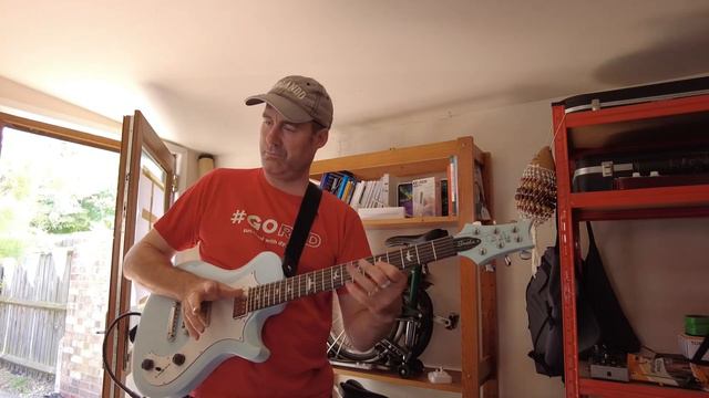 Still playing with the Boss Nextone Artist! смотреть онлайн