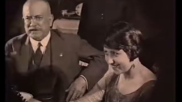 almuerzo en el que puede verse al Coronel Millán Astray, al General Franco y a D. Natalio Rivas. смотреть онлайн