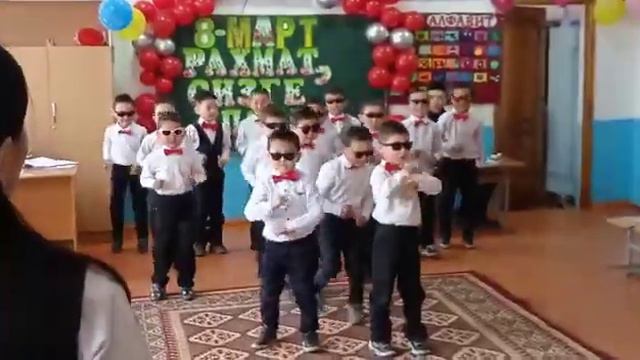даярдоо класс/ утренник 8-март/ балдардын бийи смотреть онлайн