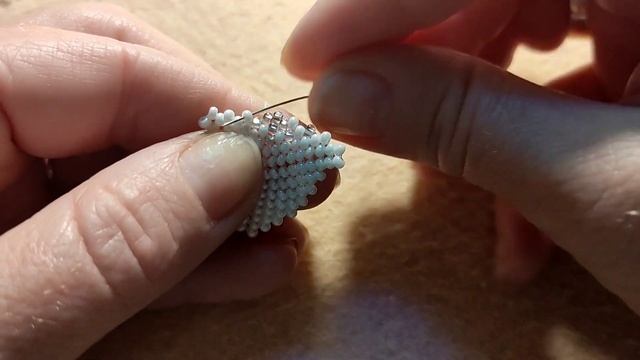 "РОЖДЕСТВЕНСКИЙ АНГЕЛ". Игрушка из бисера. Часть 1/2. смотреть онлайн