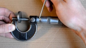 Как правильно пользоваться микрометром. Видеоурок. Измерение и примеры. How to use a micrometer