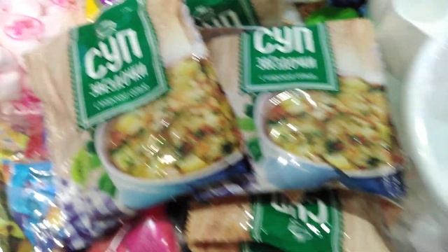 А мы всё КАТАЕМСЯ ?по Магазинам СВЕТОФОР?Бюджетная ЦЕНА ?так и Манит ?Снова Завалила весь СТОЛ ?