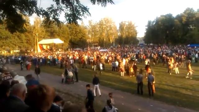 стадион в п Локоть выступление Серова смотреть онлайн