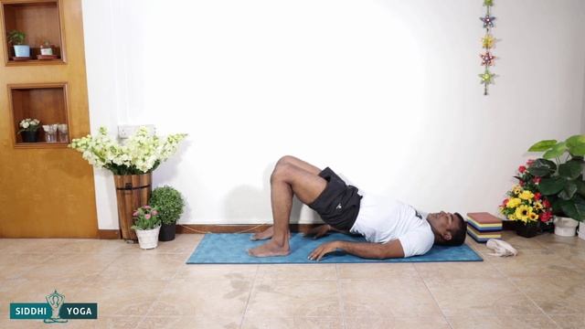 Chakrasana or Urdhva Dhanurasana (Upward Bow OR Wheel Pose) Benefits, How to Do - Siddhi Yoga смотреть онлайн