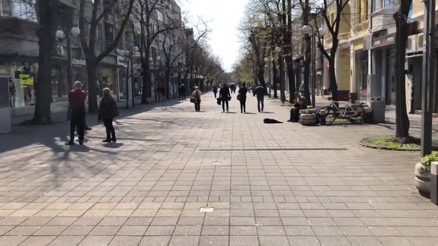 Болгария.Бургас, как выглядит сейчас. Прогулка по центру. смотреть онлайн