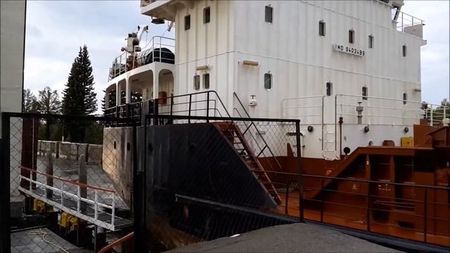 Сухогрузный теплоход Гелиус 3 (шлюз №2 ВБК) смотреть онлайн