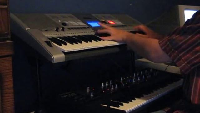 Lazy Jones on a synthesizer смотреть онлайн