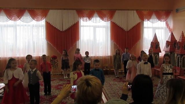 Стихи и песенка мамин голосок смотреть онлайн