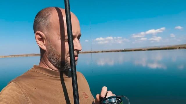 Кто ПОЙМАЕТ больше КАРПОВ? ОСЕННИЙ КАРПФИШИНГ! Ракета против Кобры! Часть 1! смотреть онлайн