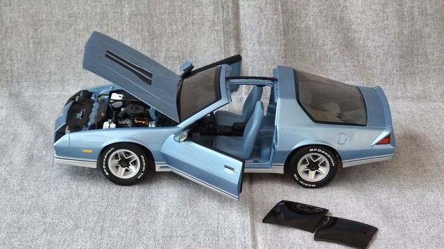 Diecast 1982 Chevrolet Camaro Z/28 (Sun Star) 1:18 смотреть онлайн