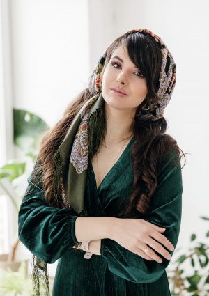 Платок шерстяной с шелковой бахромой "У родного дома", вид 10